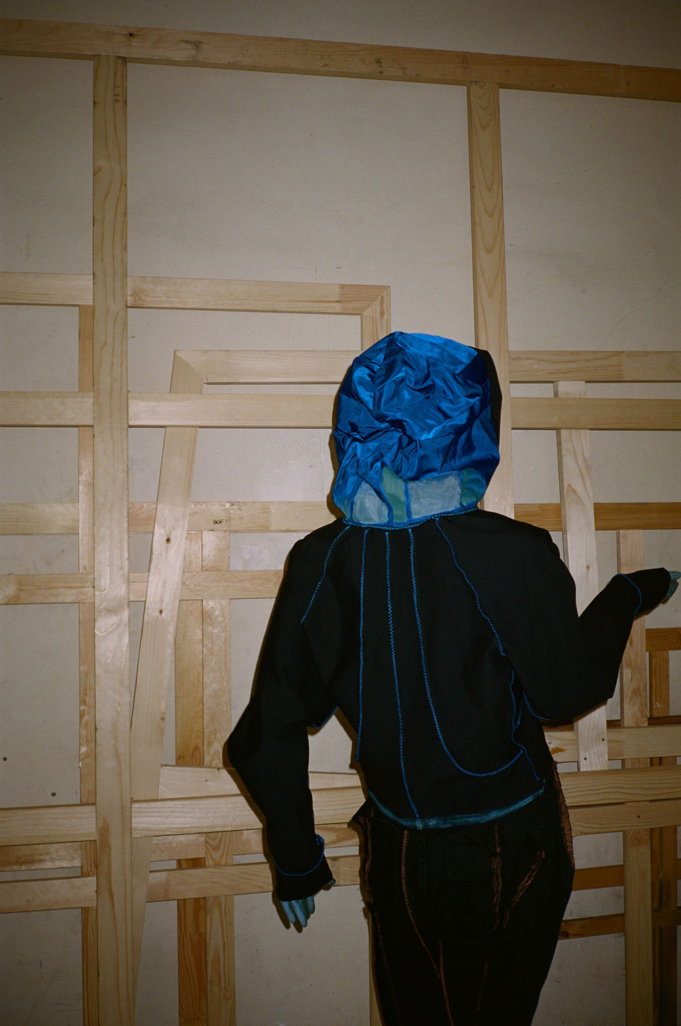 1water 2Embroidery 3Robinsparkes 4Blue person 5Magic 6Painted clothing 7painting 8art 9clock 10time 11 11:11