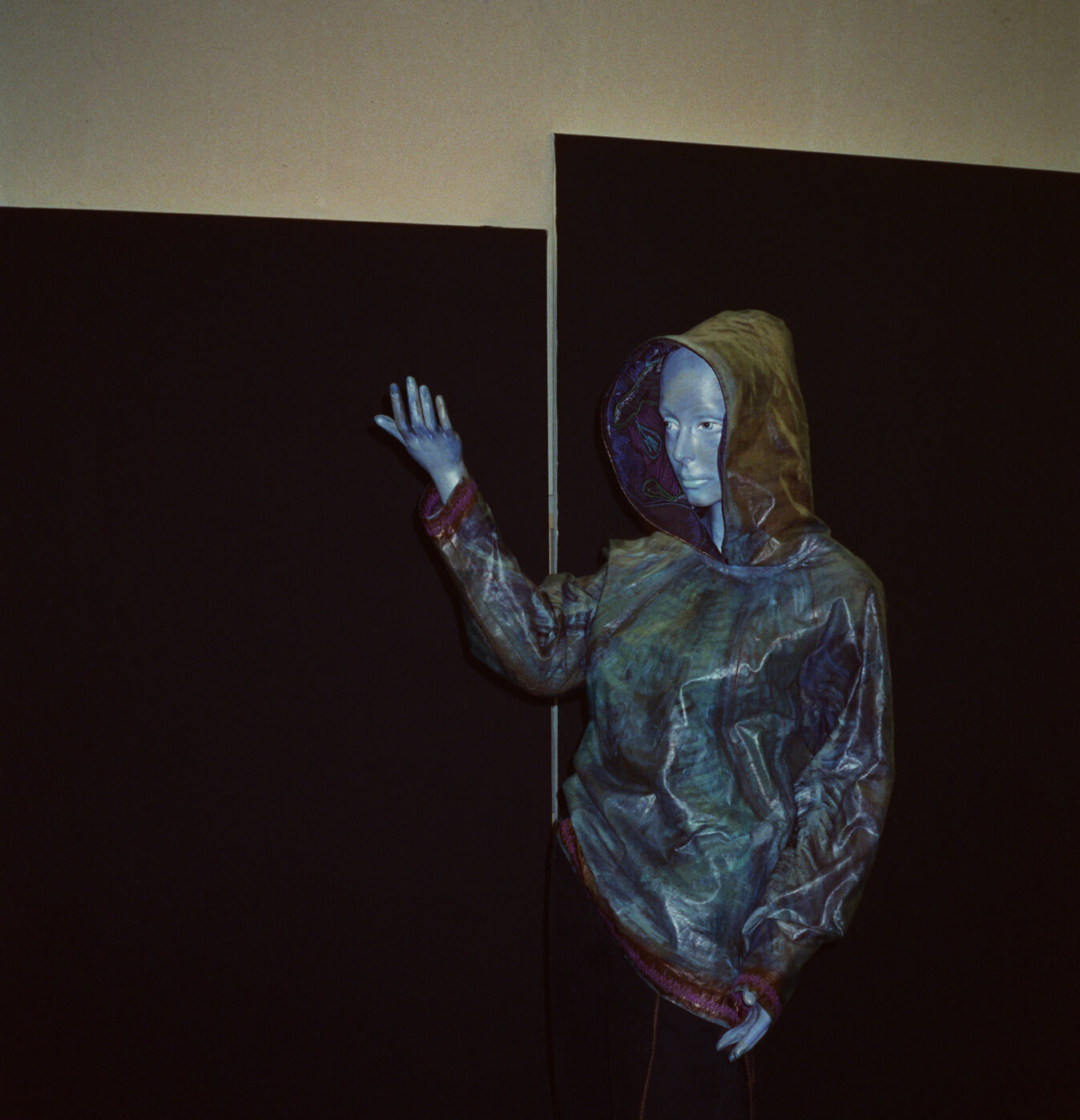 1green 2Embroidery 3Robinsparkes 4blue person 5Magic 6Painted clothing 7painting 8art 9clock 10time 11 11:11